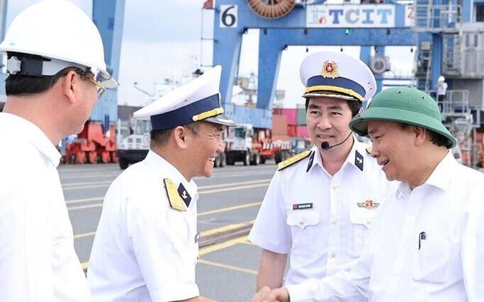 Thủ tướng Nguyễn Xuân Phúc thăm Bến cảng quốc tế Tân Cảng Cái Mép