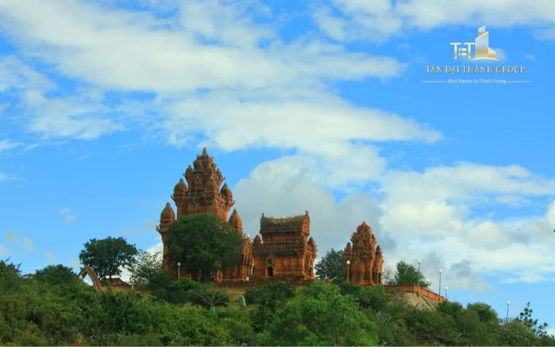Khu di tích tháp Pô Klong Garai, thành phố Phan Rang - Tháp Chàm